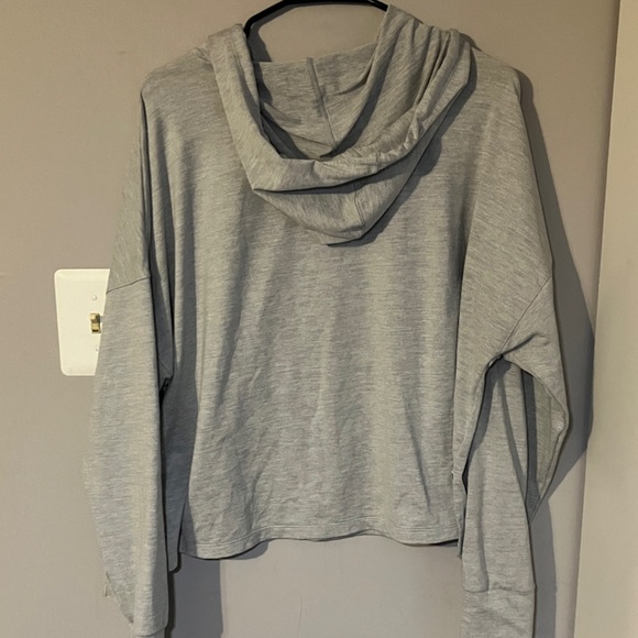 Nike Dri-FIT Light Gray women’s long sleeve hooded shirt Sz XL - Picture 6 of 6